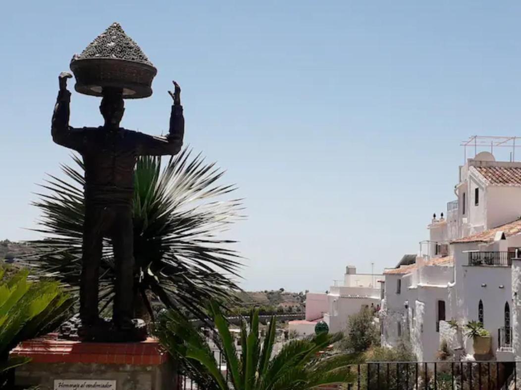 Casa Marlo, Spacious House In The Lively Centre Of Competa Exterior photo