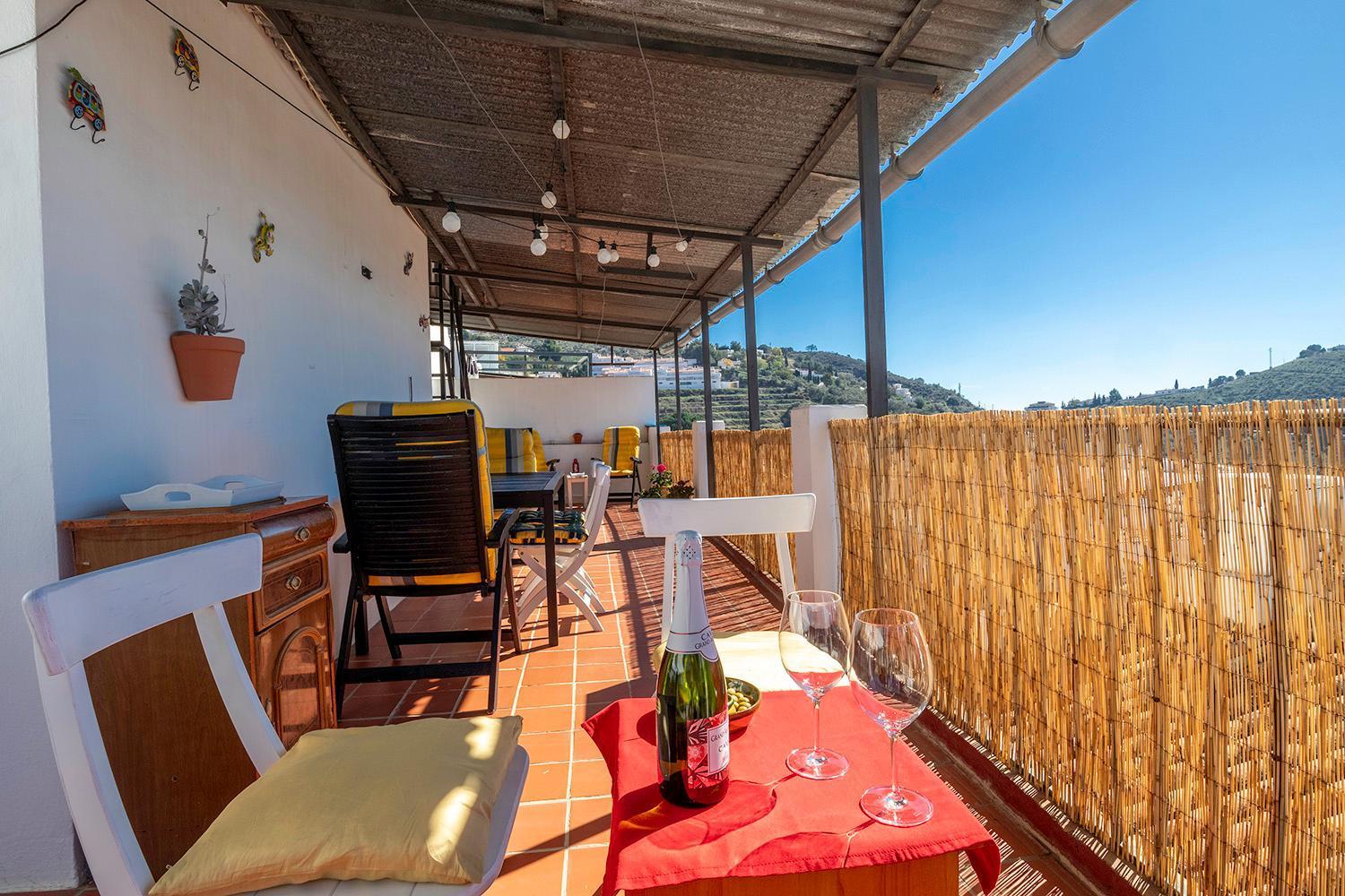Casa Marlo, Spacious House In The Lively Centre Of Competa Exterior photo