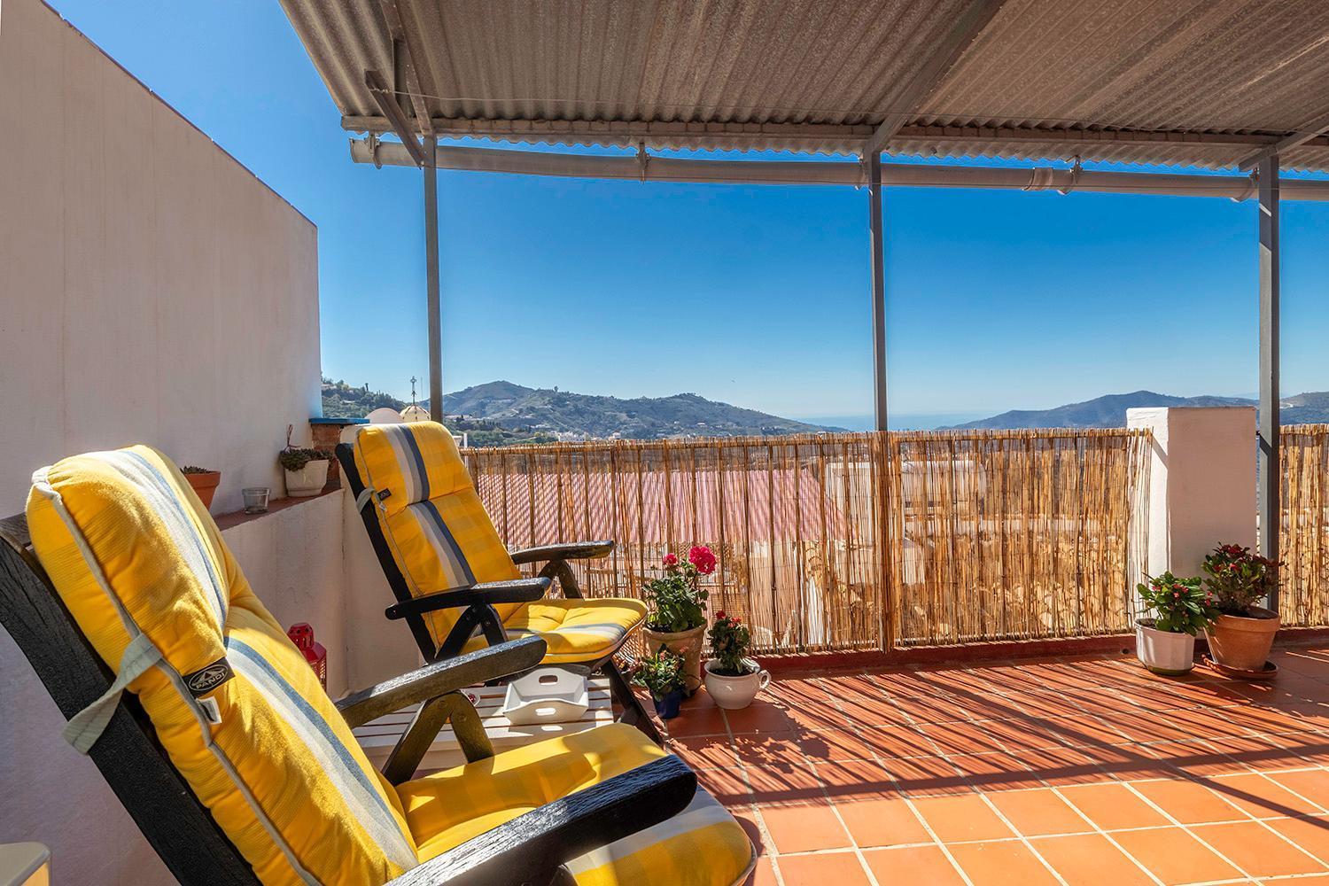 Casa Marlo, Spacious House In The Lively Centre Of Competa Exterior photo
