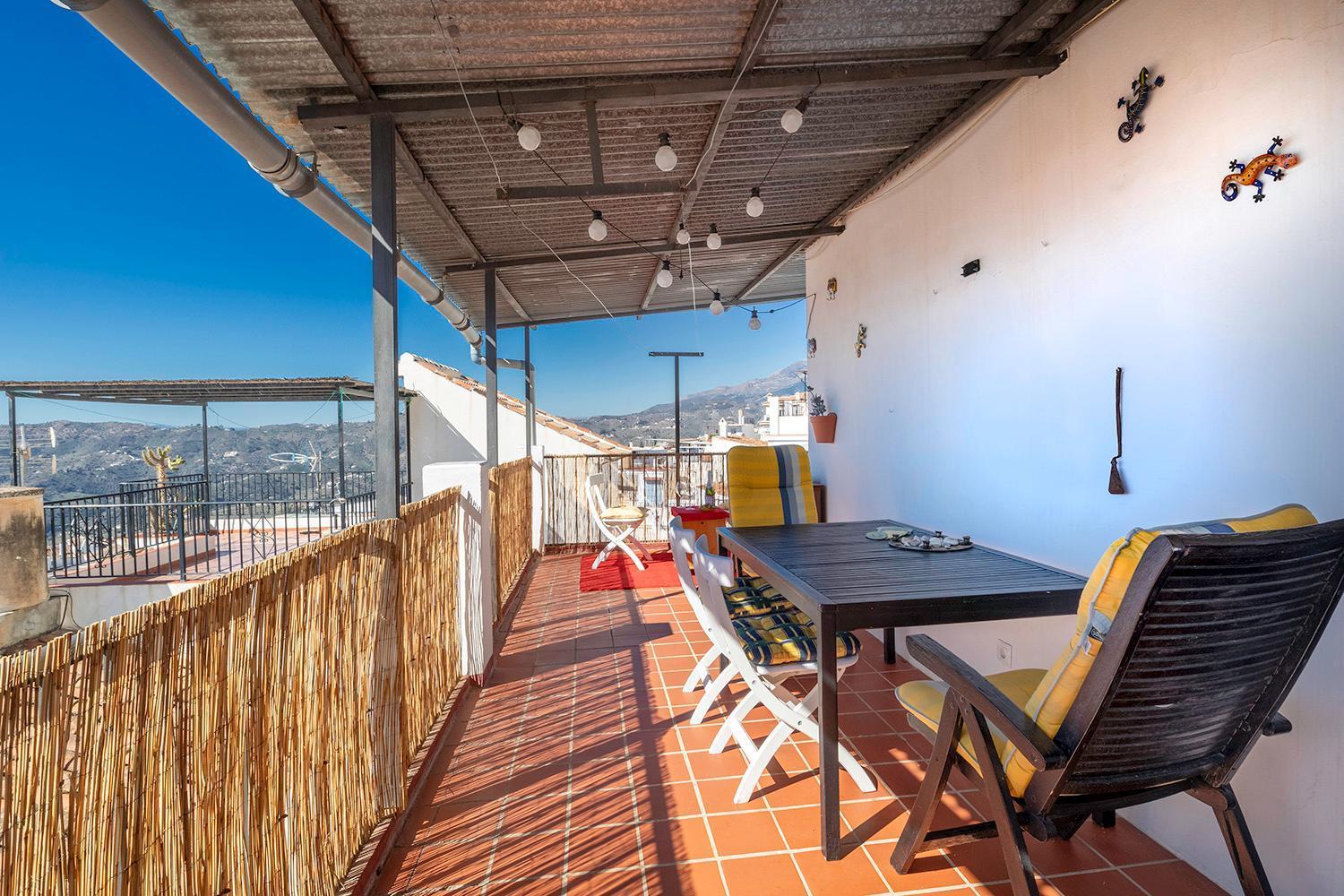 Casa Marlo, Spacious House In The Lively Centre Of Competa Exterior photo