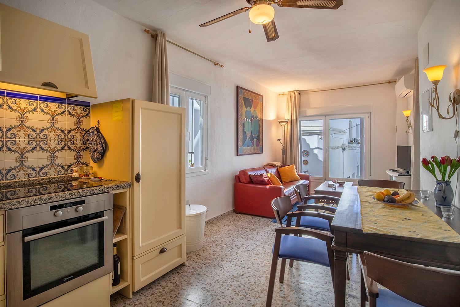 Casa Marlo, Spacious House In The Lively Centre Of Competa Exterior photo