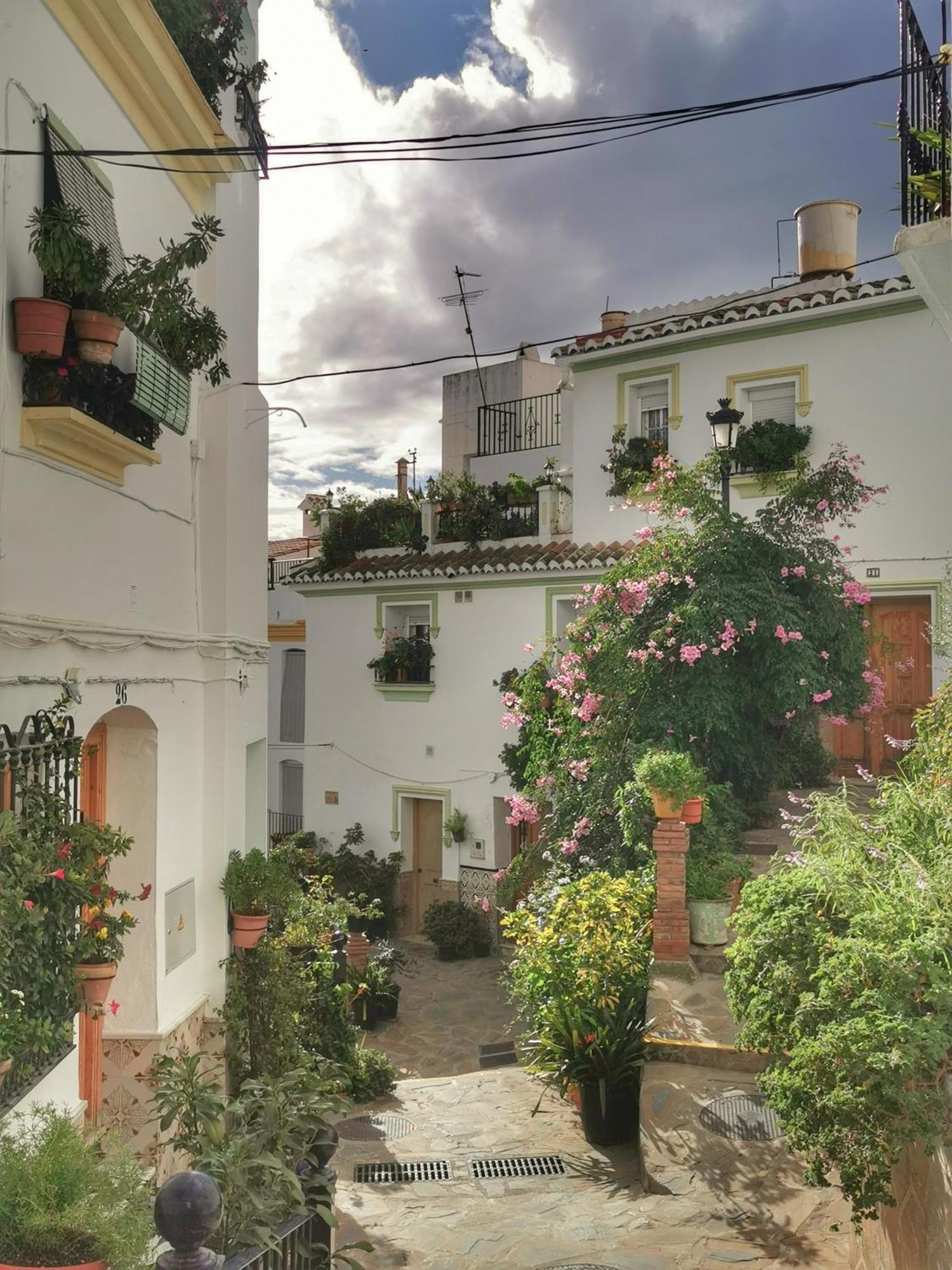 Casa Marlo, Spacious House In The Lively Centre Of Competa Exterior photo